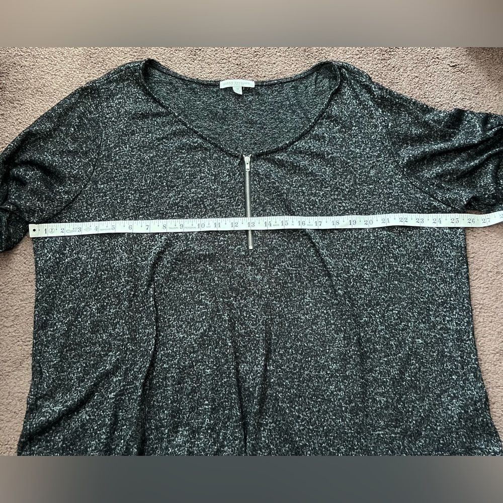 Green Envelope Half Zip V Neck Top - Picture 7 of 8